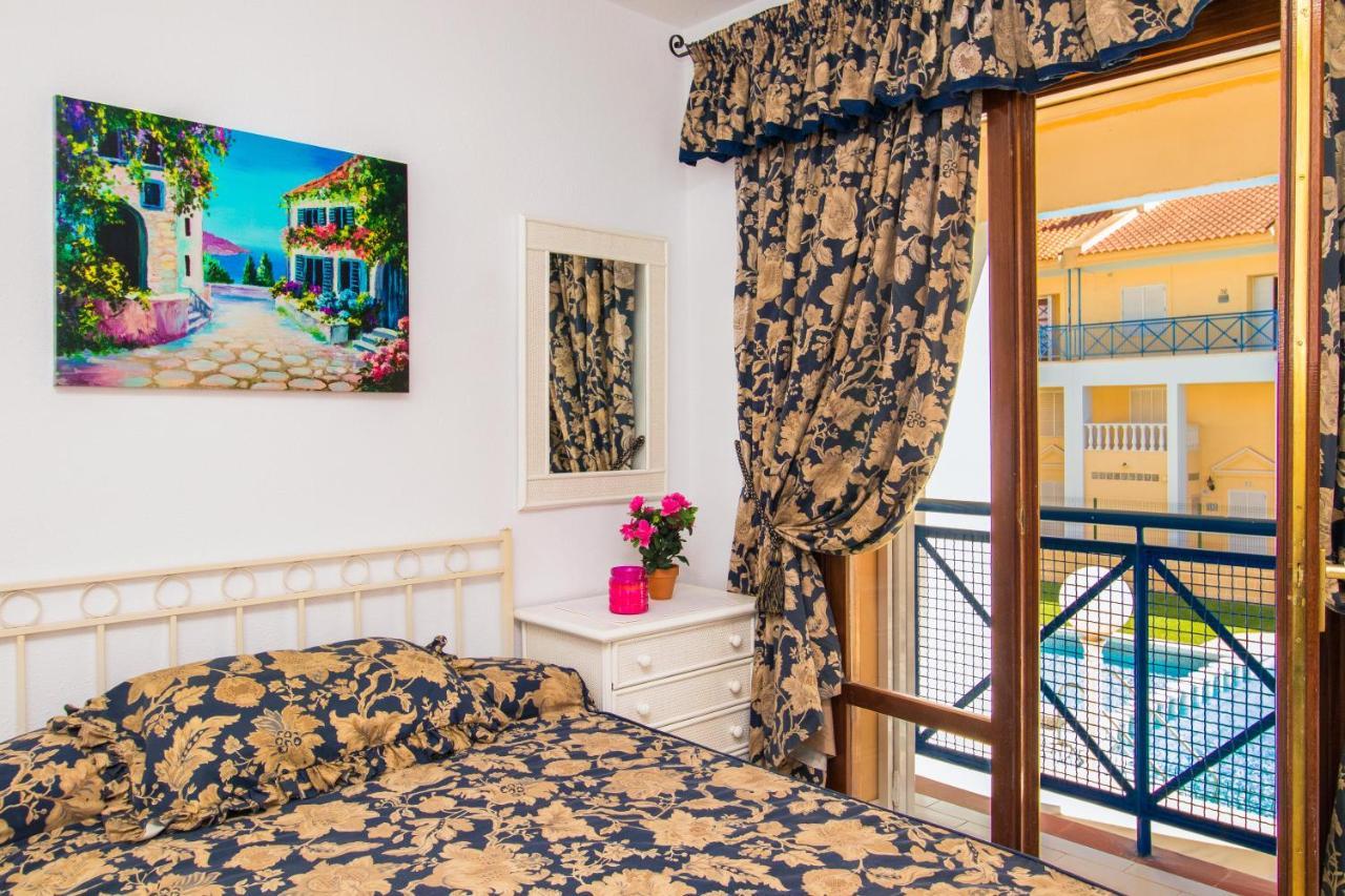Nice House With Tennis Court,Sports And Playground ตอร์เรเวียคา ภายนอก รูปภาพ