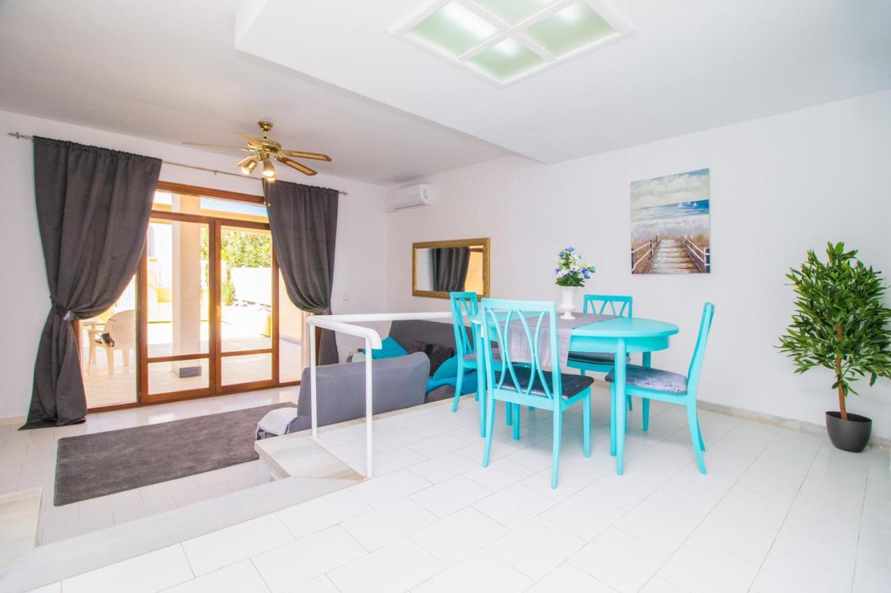 Nice House With Tennis Court,Sports And Playground ตอร์เรเวียคา ภายนอก รูปภาพ
