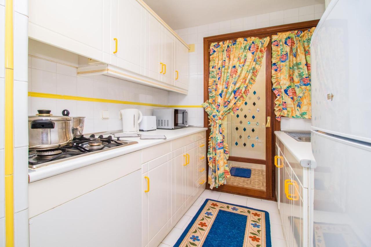 Nice House With Tennis Court,Sports And Playground ตอร์เรเวียคา ภายนอก รูปภาพ