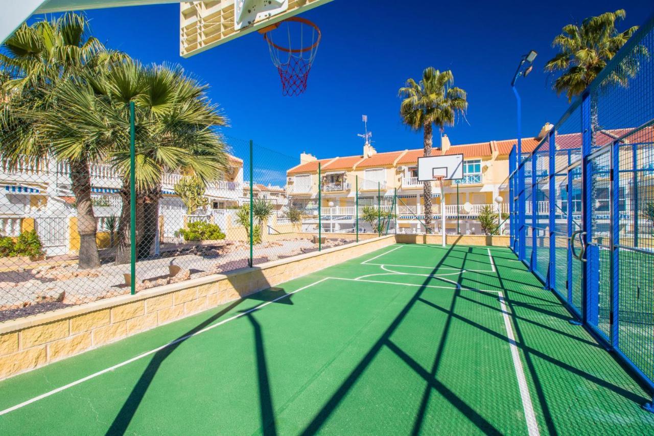 Nice House With Tennis Court,Sports And Playground ตอร์เรเวียคา ภายนอก รูปภาพ